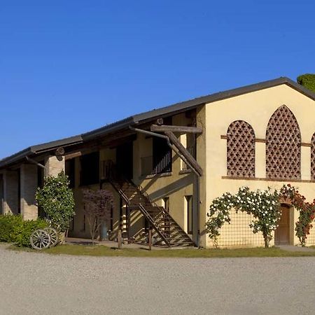 Agriturismo Cascina Marzana Hotel Pavia Luaran gambar