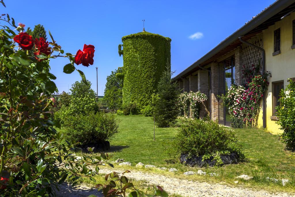 Agriturismo Cascina Marzana Hotel Pavia Luaran gambar