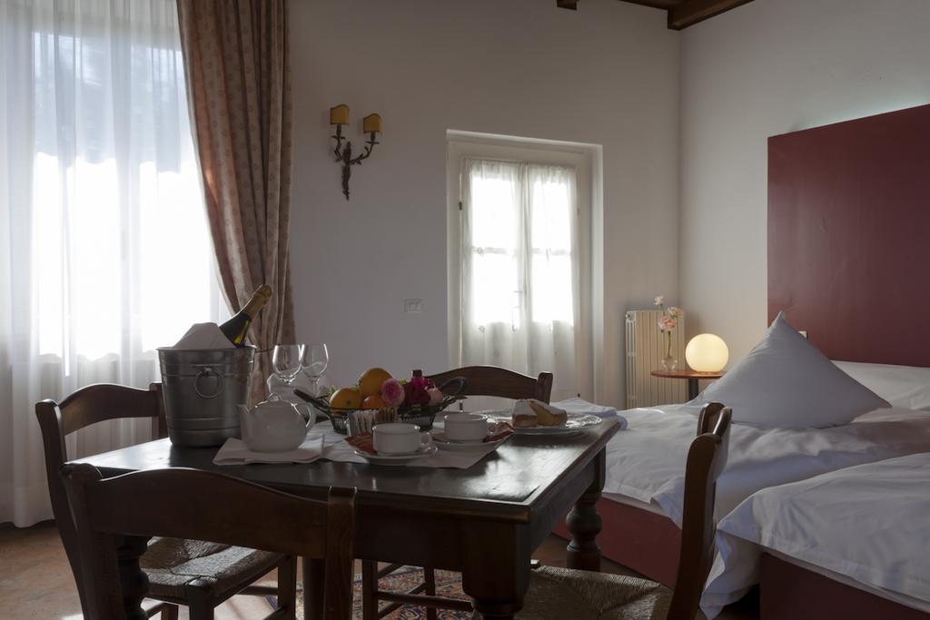 Agriturismo Cascina Marzana Hotel Pavia Luaran gambar