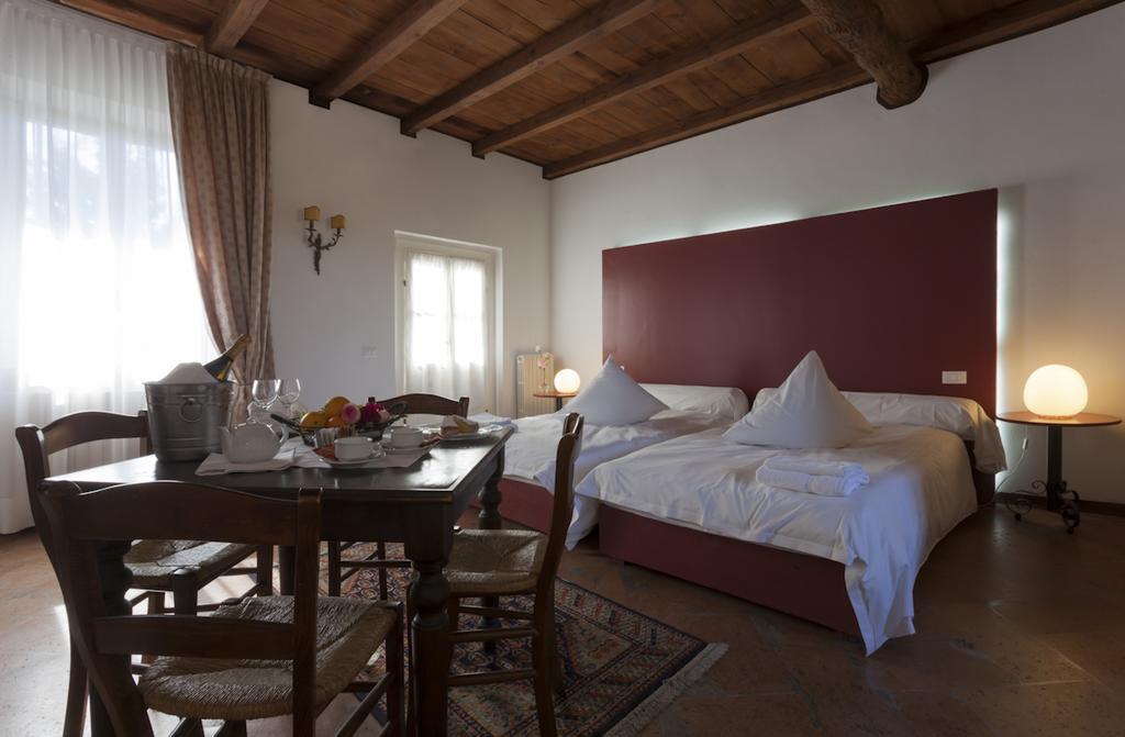 Agriturismo Cascina Marzana Hotel Pavia Luaran gambar